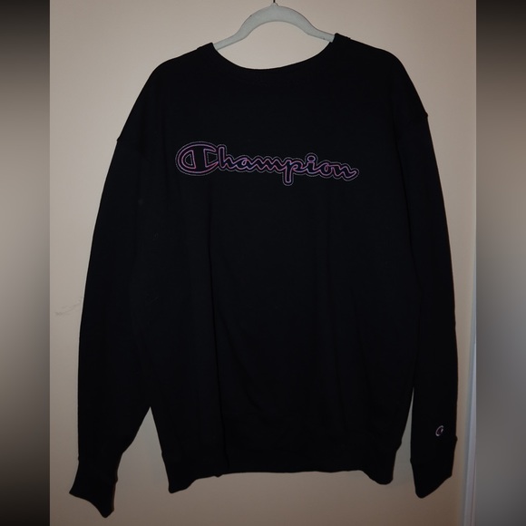 Men’s Champions Crew Neck - Picture 2 of 3